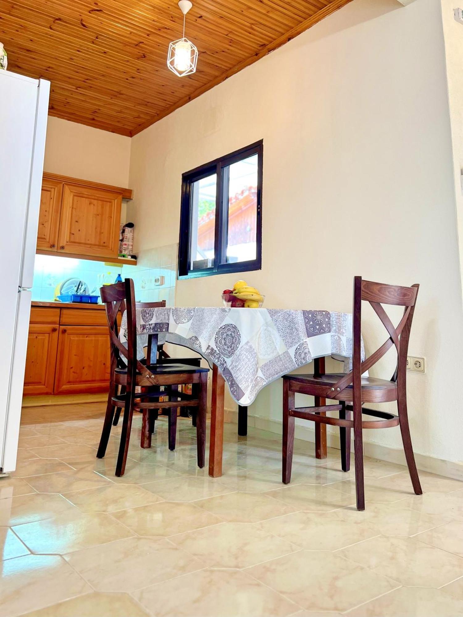 Guest House Julia Ставрос Екстериор снимка